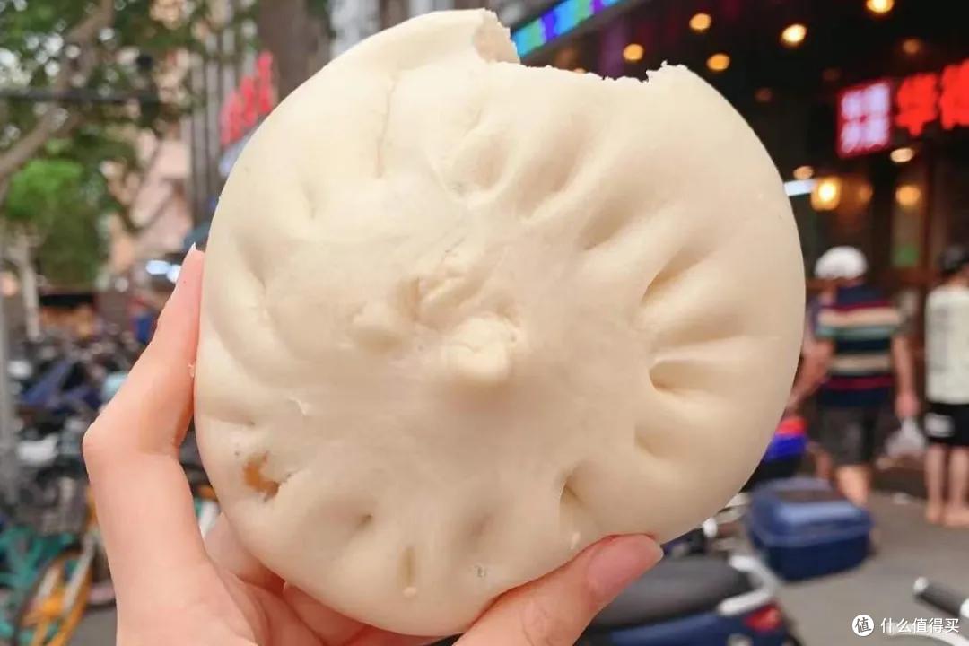 揣上100块,我在上海这条街吃了个肚皮朝天!
