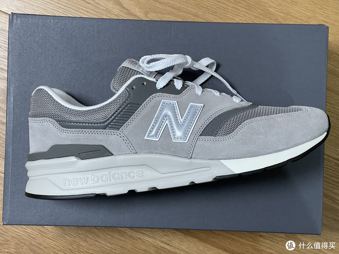 造型仍然经典，NEW BALANCE 997HCB