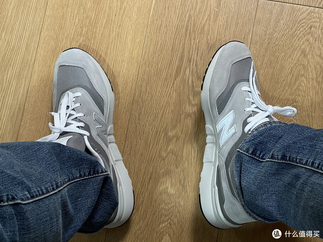 造型仍然经典，NEW BALANCE 997HCB