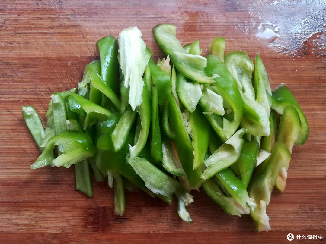 大厨:炒腊鱼,最忌泡水就炒,多做一步,腊鱼越炒越香,超下饭