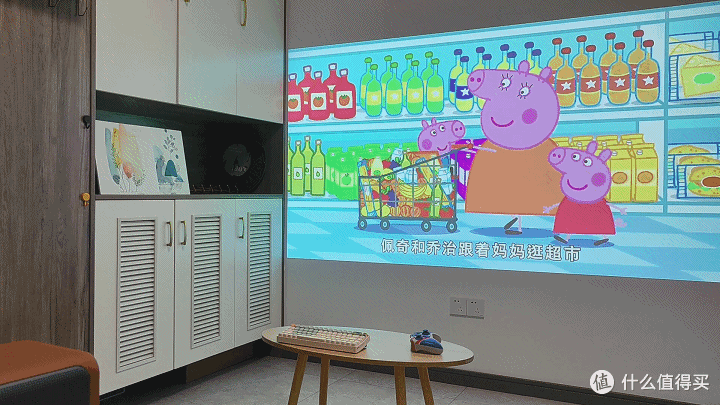 比肩激光电视的4K分辨率智能投影仪:慧示J1 Pro体验,开灯也能用
