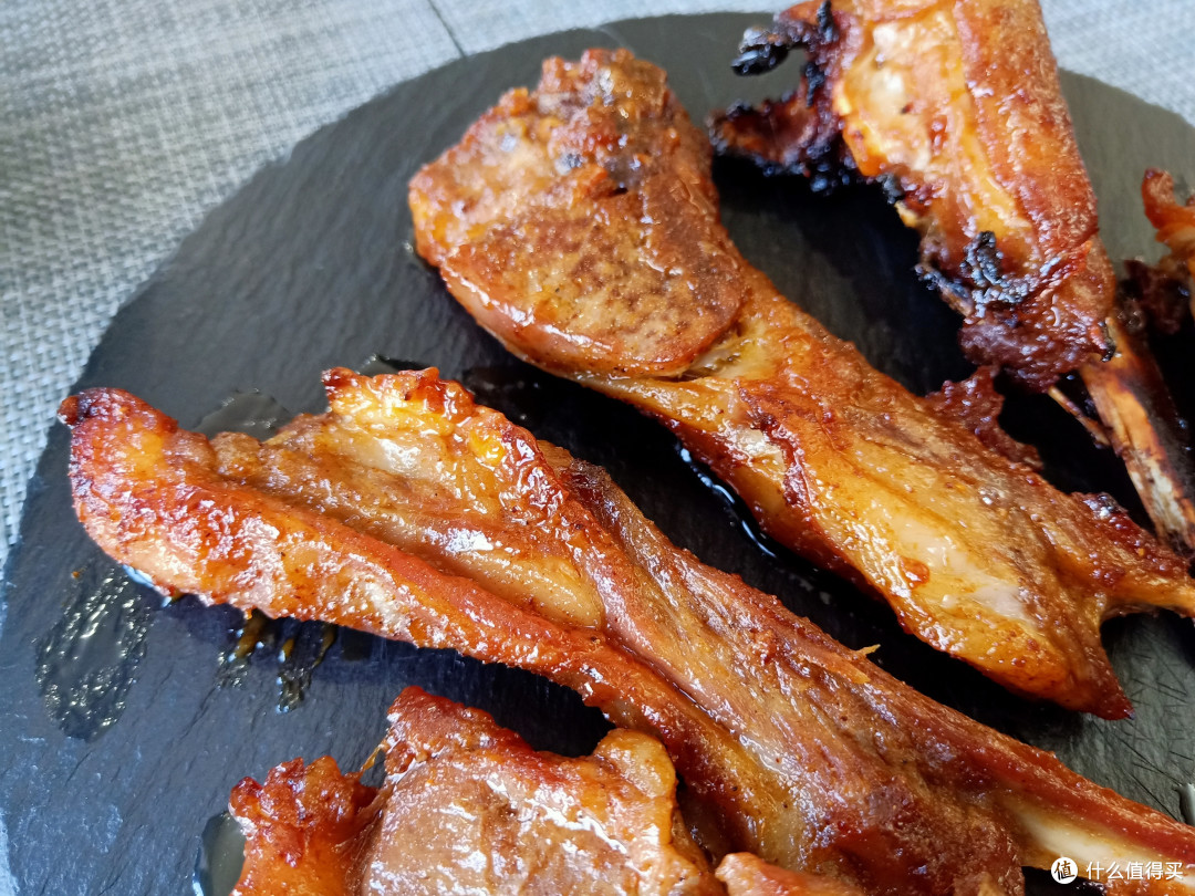 没想到,羊的这个部位也能烤,比羊排还好吃!网友:真行家