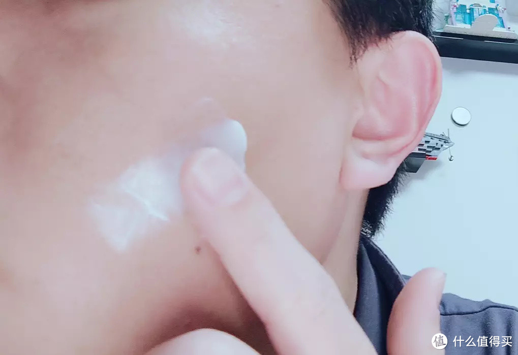 送给自己一个年货——水肌美男士冰藻保湿霜,干燥起皮不存在!