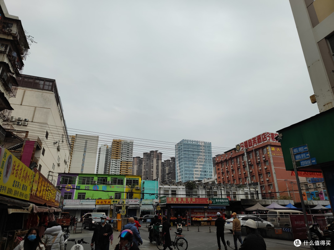 海鲜市场边上