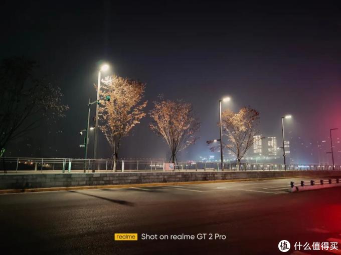 真我GT2 Pro测评：如何定义“年轻人的旗舰”？