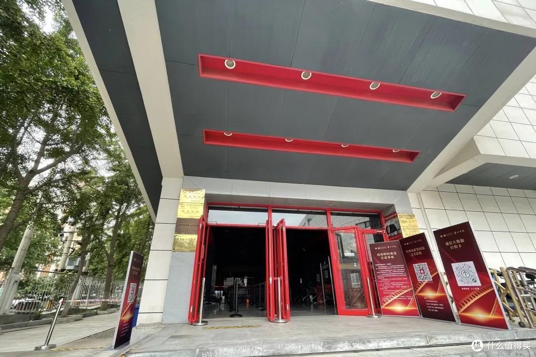 一线城市里,为什么越来越多人要“逃离”它?!