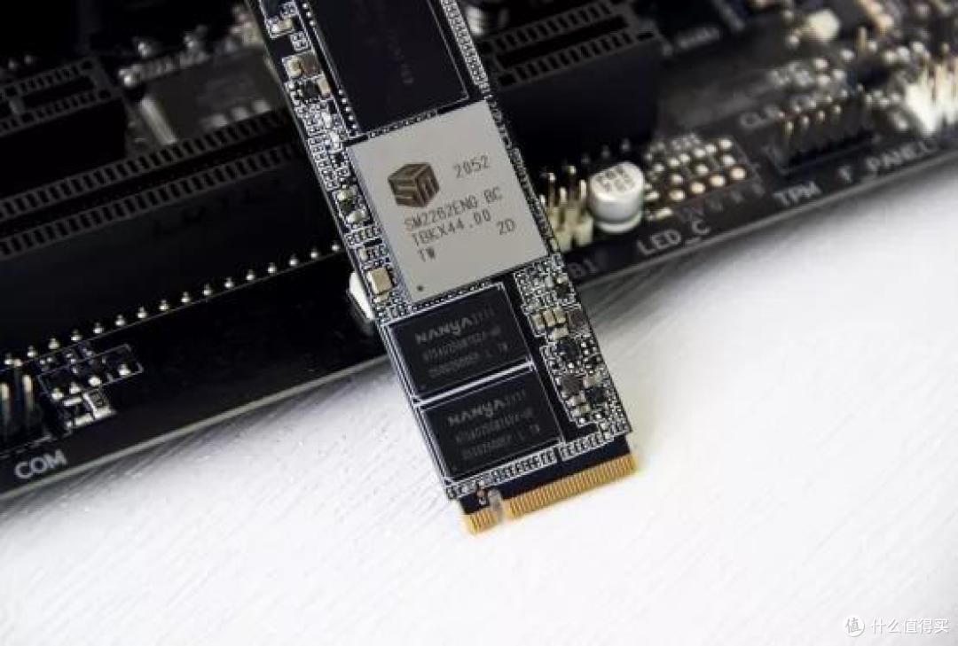 朗科绝影N950E Pro固态硬盘评测:独立缓存+高效散热,畅享极速性能体验
