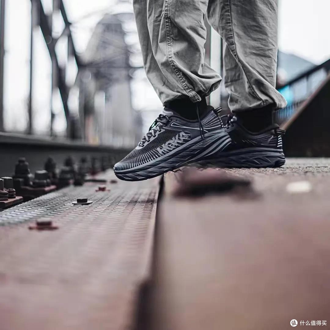 极致厚底带来的非凡脚感,HOKA ONE ONE跑鞋矩阵解析