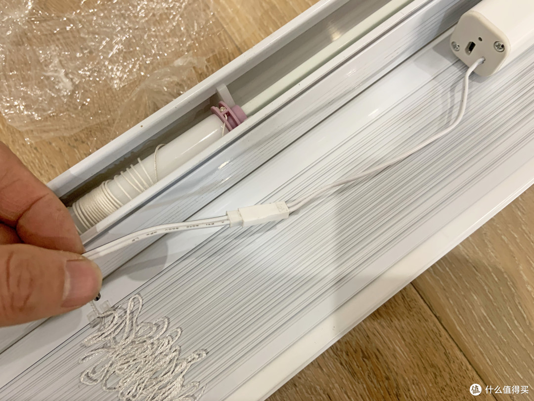 淘宝上要价900的杜亚电动百叶窗拼多多上就卖600,让我来试试水