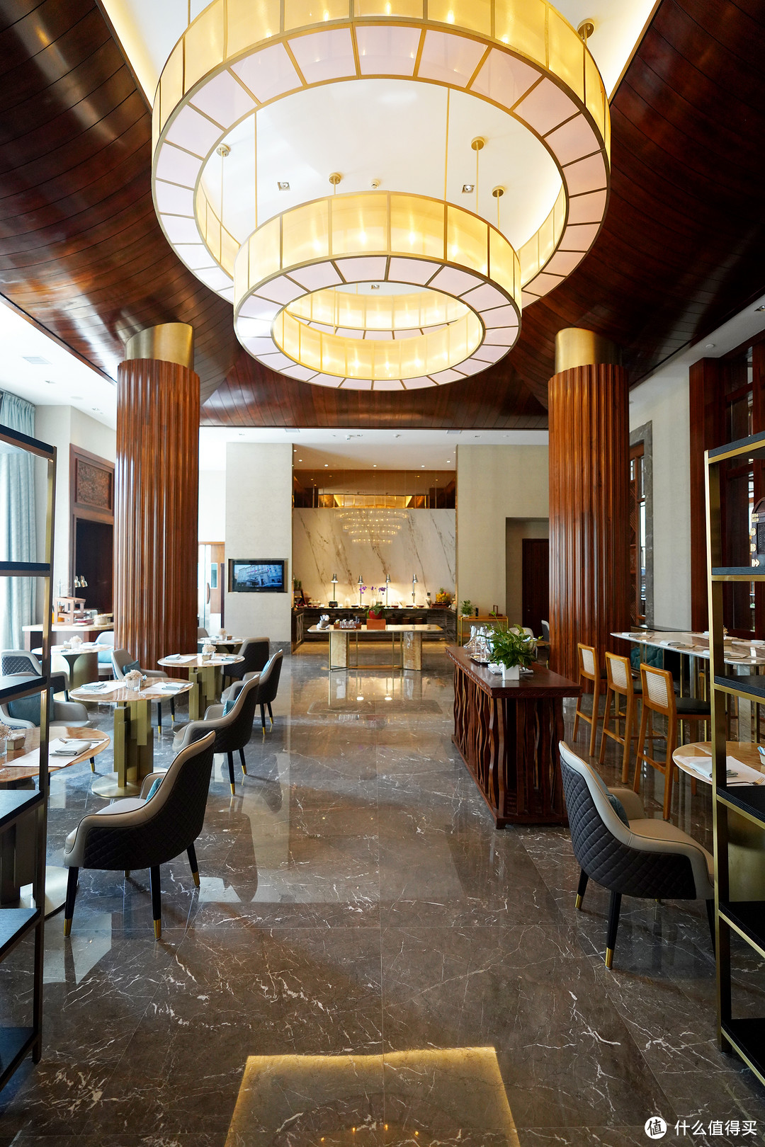 引以为傲的金尊酒廊礼遇：三亚海棠湾费尔蒙的餐饮水平如何？