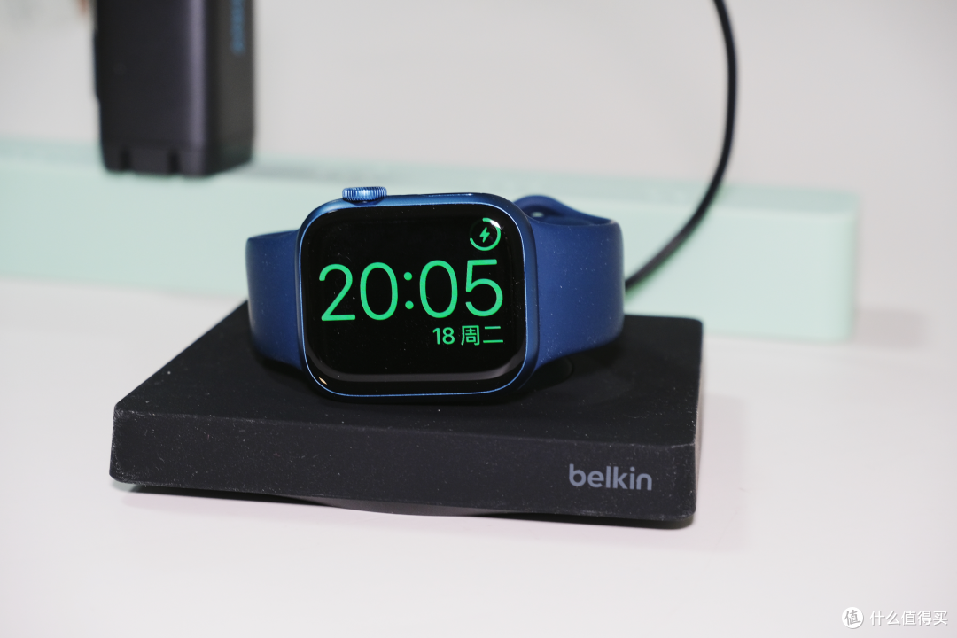 AppleWatch7支持快充了,你还不快来入手贝尔金高颜值AppleWatch桌面快充充电器?
