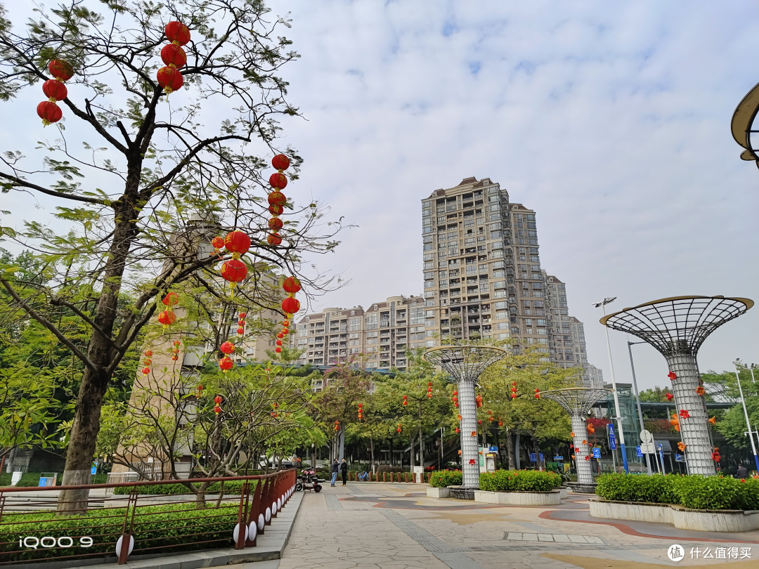 iQOO9上手:同价位唯一120W快充,真机比图片要好看!