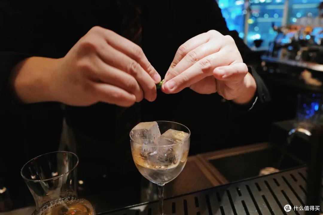 这座城的星巴克,让我变成了小酒鬼