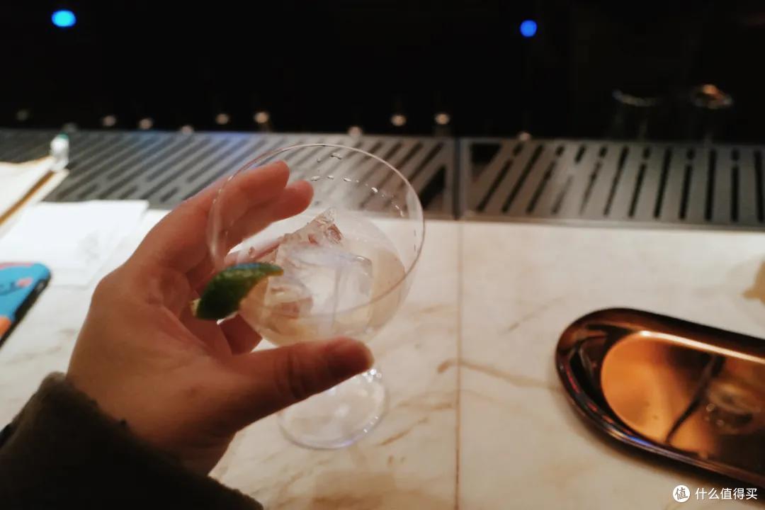 这座城的星巴克,让我变成了小酒鬼