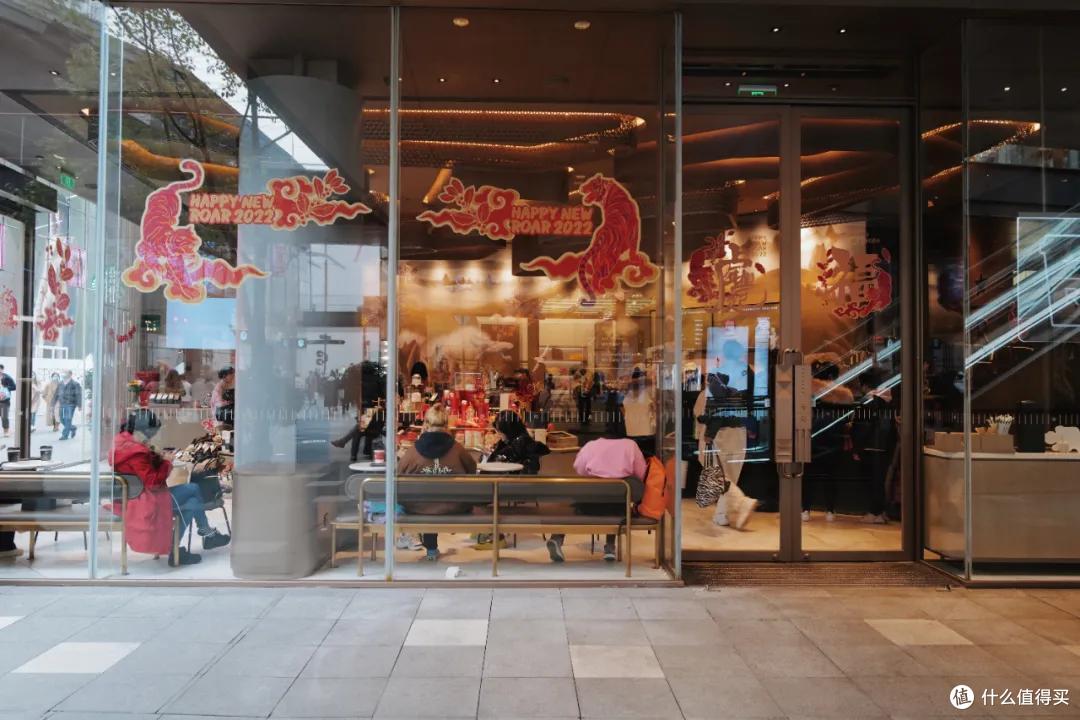 这座城的星巴克,让我变成了小酒鬼