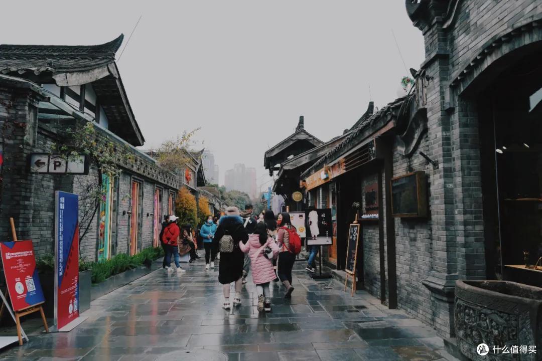 这座城的星巴克,让我变成了小酒鬼