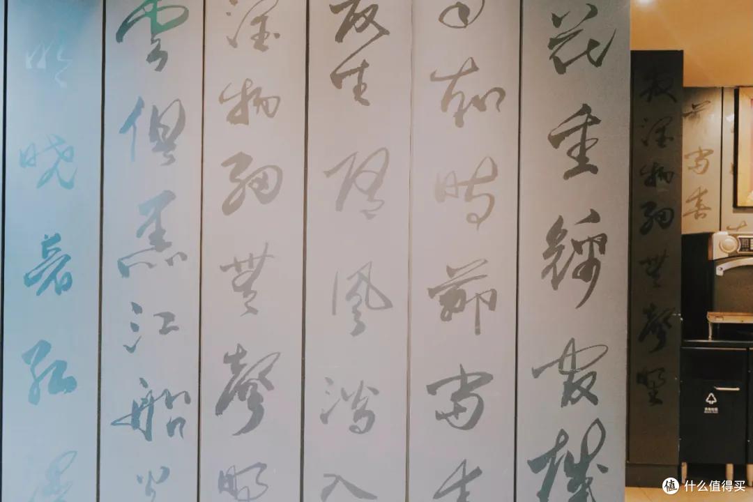 这座城的星巴克,让我变成了小酒鬼