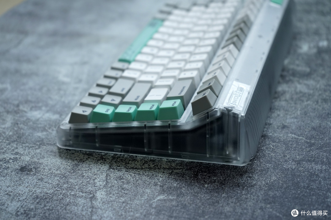 这款来自铝厂的键盘,确实让我心动了——IQUNIX OG80虫洞开箱体验