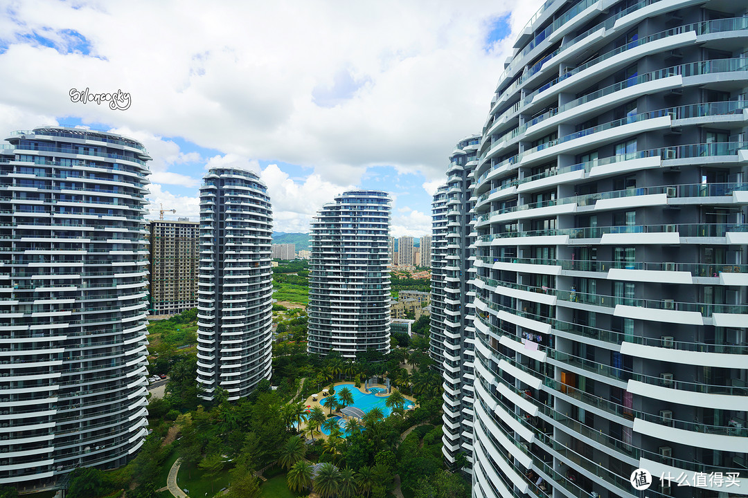 海景阳台，下楼就是海鲜大市场：三亚湾中转觅食好酒店~希尔顿花园