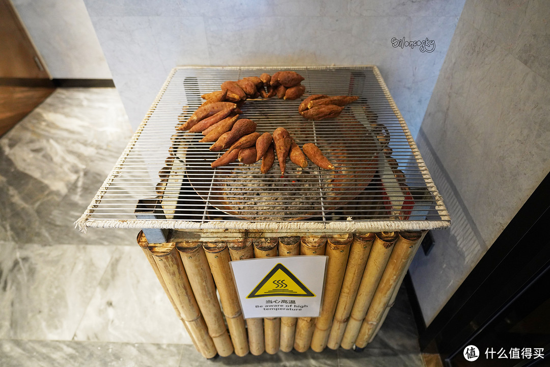 海景阳台，下楼就是海鲜大市场：三亚湾中转觅食好酒店~希尔顿花园