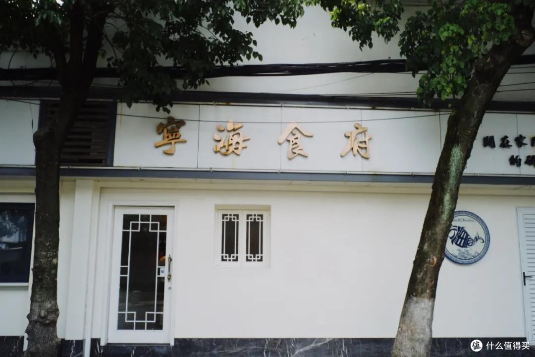 这条街仅仅1000米出头的街,我可以走无数次