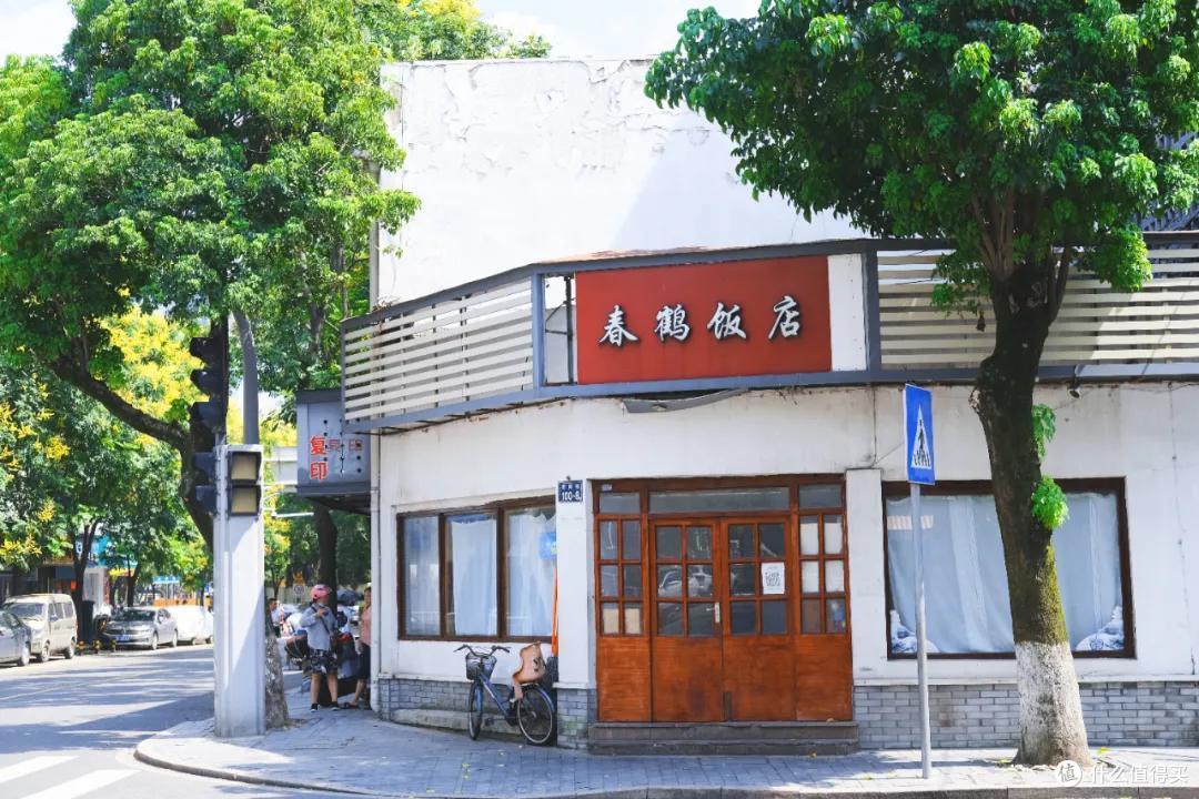 这条街仅仅1000米出头的街,我可以走无数次