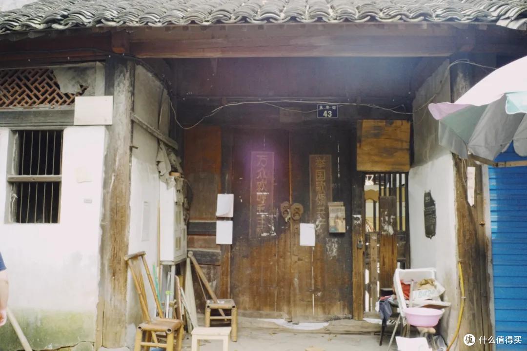 这条街仅仅1000米出头的街,我可以走无数次