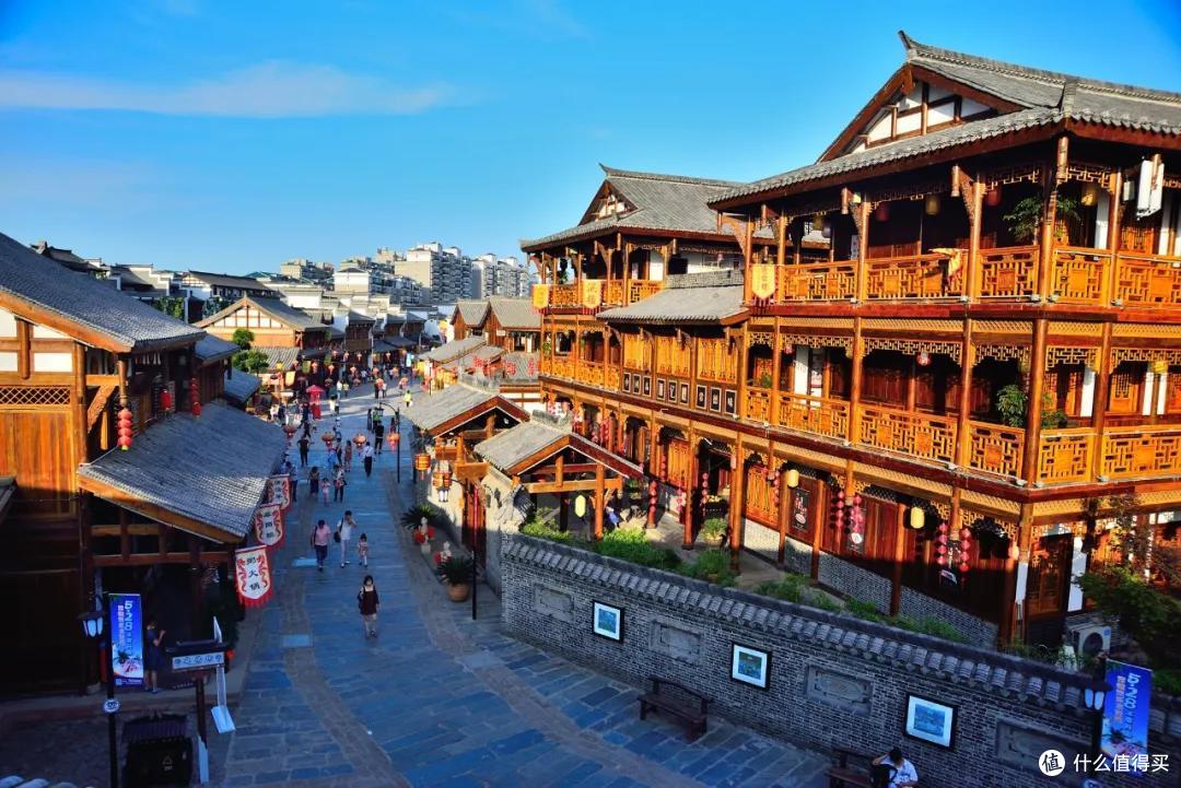 分去长沙半边嗦粉地盘,这座城市凭什么这么好吃?