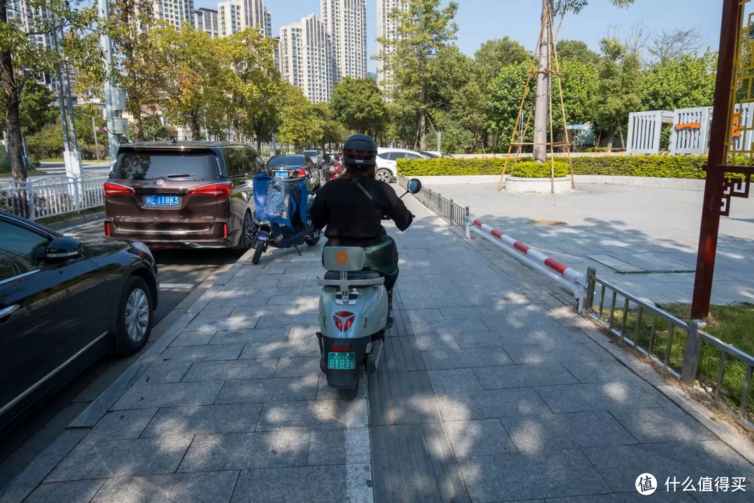 头盔也智能，有音响，还带灯，Helmetphone智能骑行头盔体验