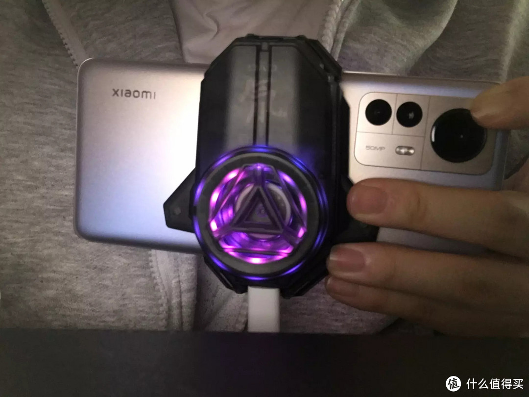红魔涡轮散热背夹评测——散热强劲,助力更好游戏体验