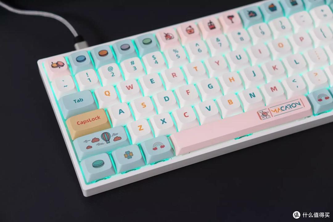 可爱戳中少女心,甜系兼顾好手感——小呆虫轻弹GS机械键盘