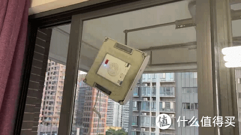 擦窗机器人=智商税?直男入手科沃斯W1 Pro有话说