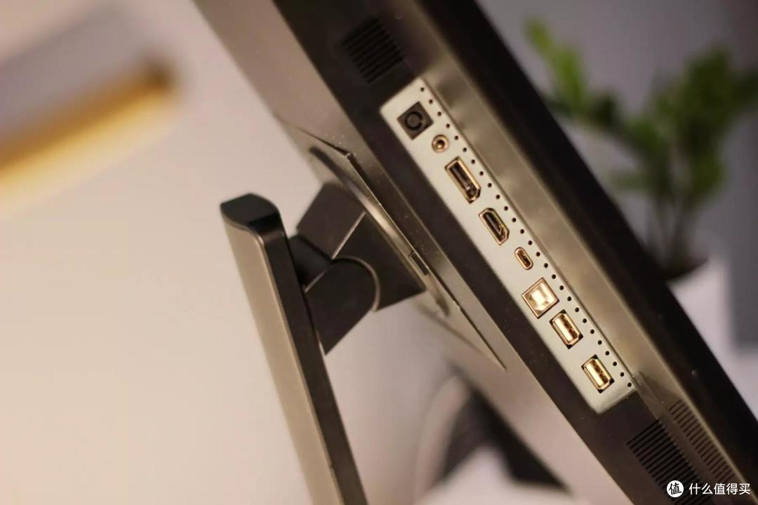 高性价比的专业级4K设计显示器 - 来酷H2720PL
