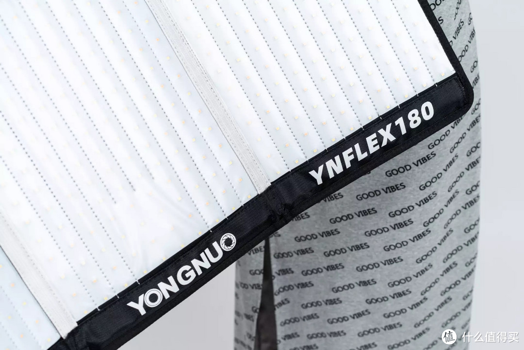 用一块布做成的大功率摄影灯 | 体验永诺新品YN FLEX180W柔性布灯
