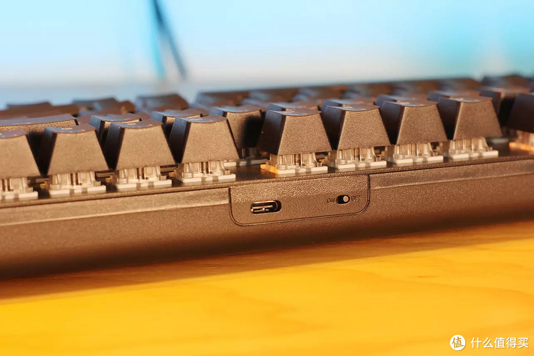 桌搭好物,性能和颜值都不错的雷柏V500PRO-87多模键盘+VT960赛博朋克版鼠标体验