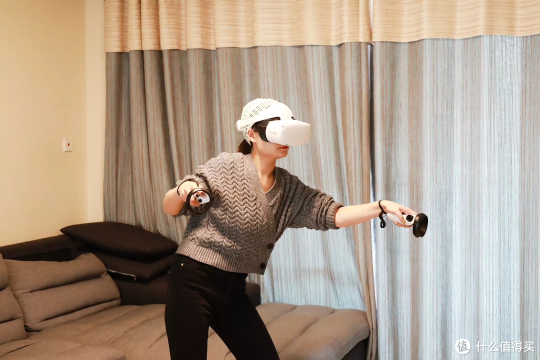 用VR设备看电影/打游戏就是爽，运动打卡还能返购机款，爱奇艺奇遇Dream VR一体机体验