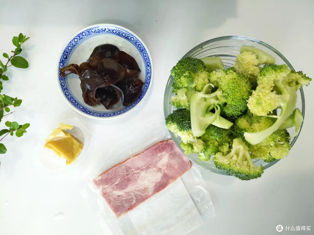 不用付工资的私人厨师,告别外卖,天天大厨味道,智能炒菜机真的这么神吗?
