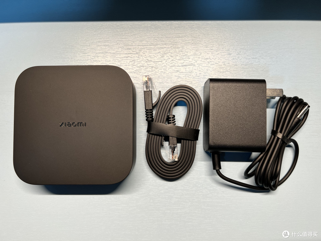 全家福,一个中枢,一个电源适配器,一根网线.创米代工,3月生产.