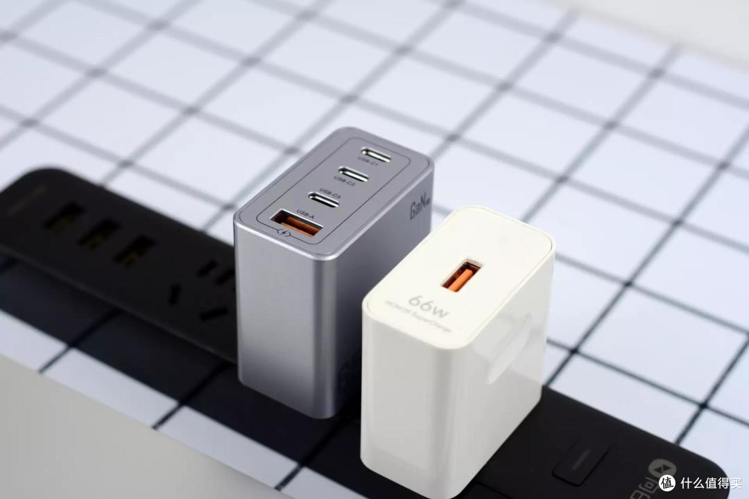 充电也玩一拖四？有了它在家、旅行都方便，这个“氘锋”，很靠谱