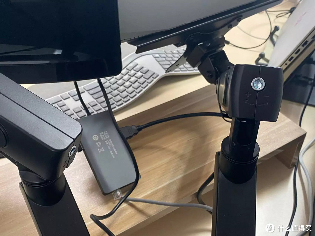 办公桌空间大作战丨笔记本+显示器支架臂