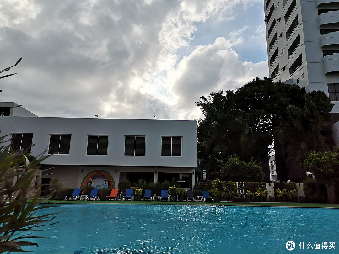 酒店的露天泳池