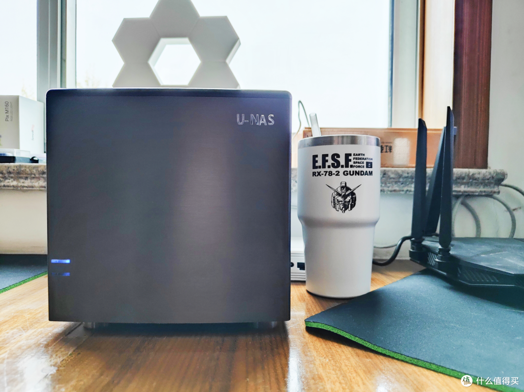 吃了尼卡果实的自由NAS!八千字深扒万由硬件与系统!附赠新手保姆级使用+优化指南!