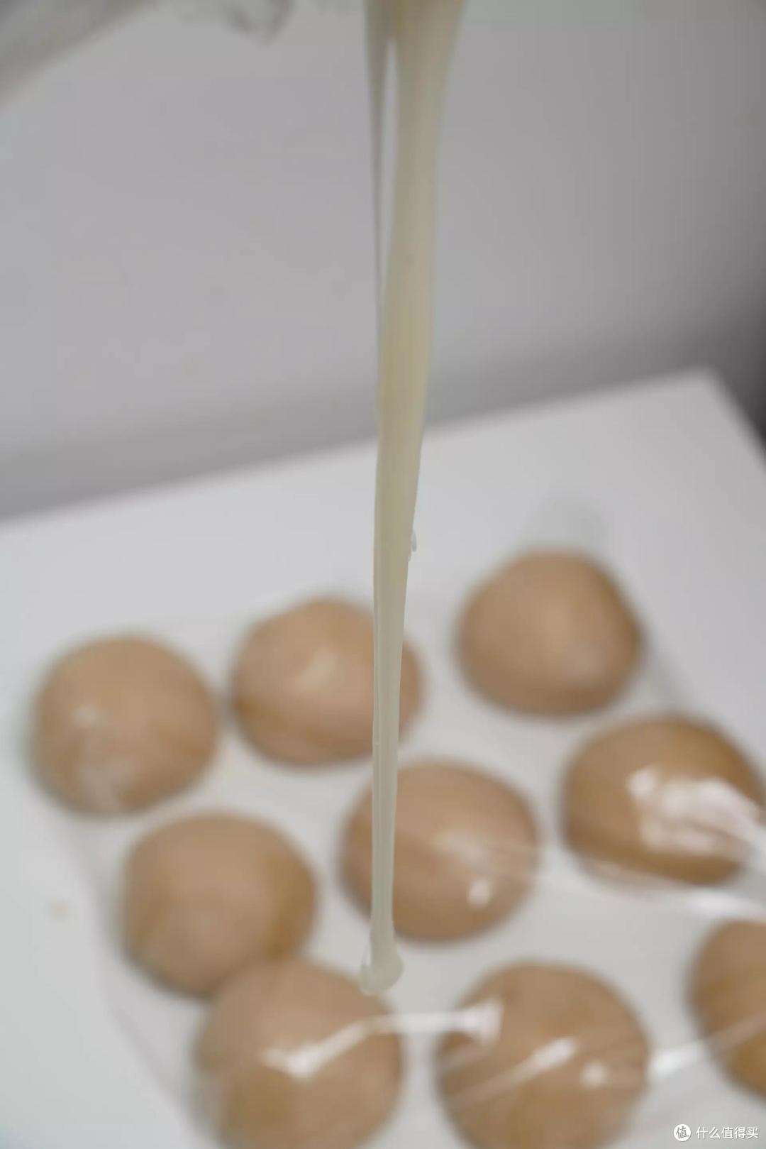 在家轻松做媲美连锁面包店的麻薯黑糖吐司,打发周末时间,制备下周全家早餐。