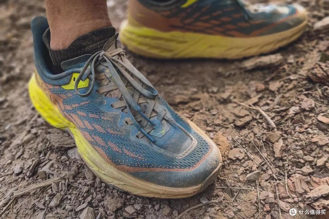 作为顶流你压力大吗?HOKA ONE ONE SPEEDGOAT 5越野跑鞋