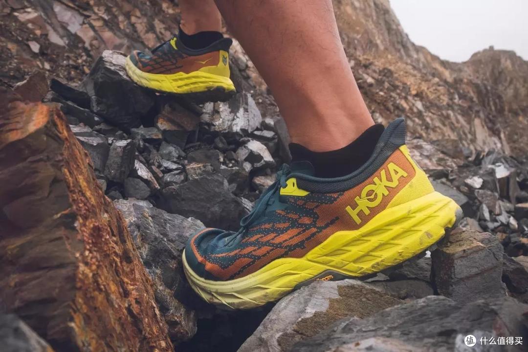 作为顶流你压力大吗hokaoneonespeedgoat5越野跑鞋