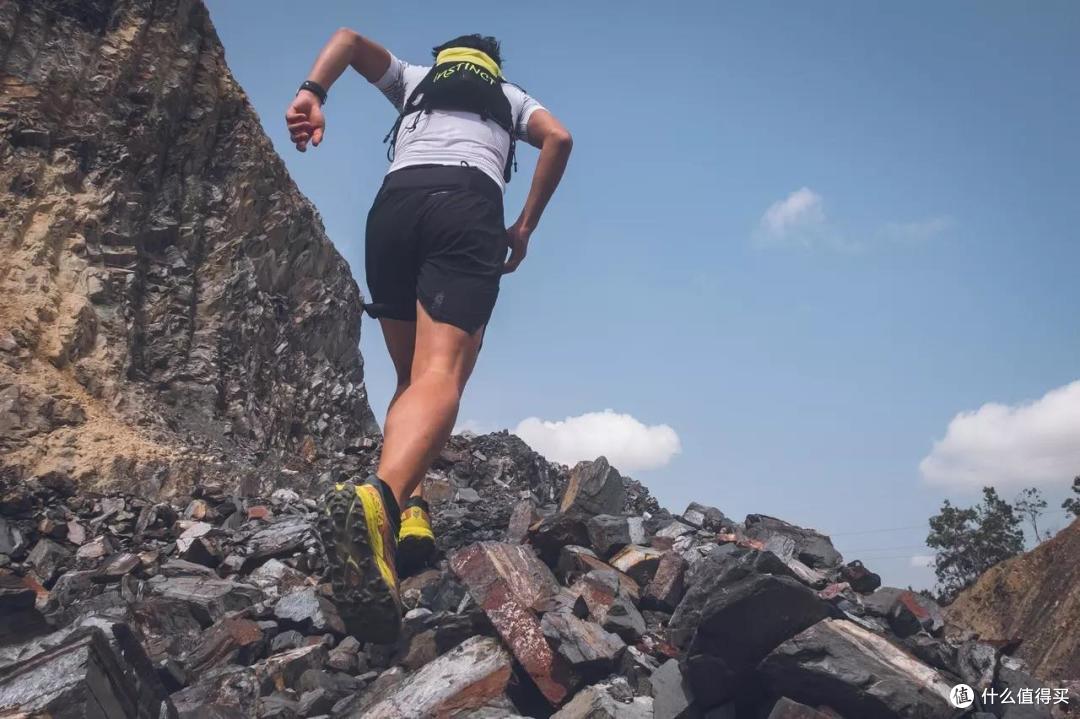 作为顶流你压力大吗?HOKA ONE ONE SPEEDGOAT 5越野跑鞋