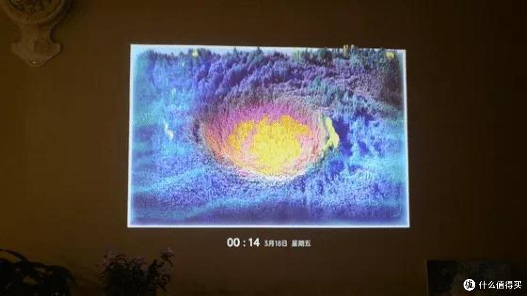 家用投影怎么选？长焦还是短焦？极米H3S对比坚果智慧墙O1 Pro横评