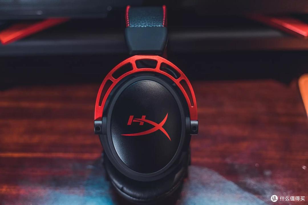 为了玩老头环,我买了个耳机:HyperX 阿尔法无线版