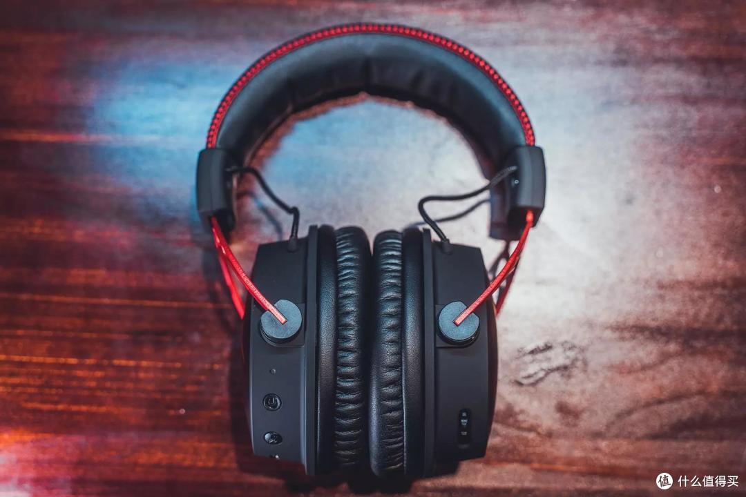 为了玩老头环,我买了个耳机:HyperX 阿尔法无线版