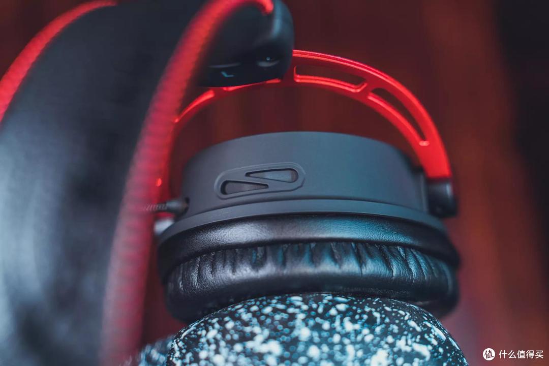 为了玩老头环,我买了个耳机:HyperX 阿尔法无线版